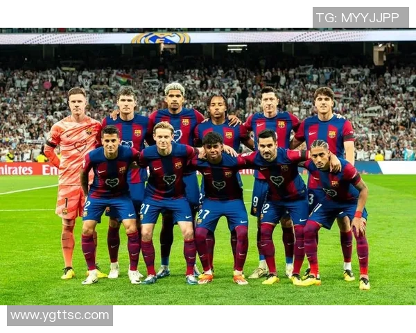 足球比赛中每队由多少名球员组成以及球员的具体分工分析 足球比赛中每队由多少名球员组成以及球员的具体分工分析